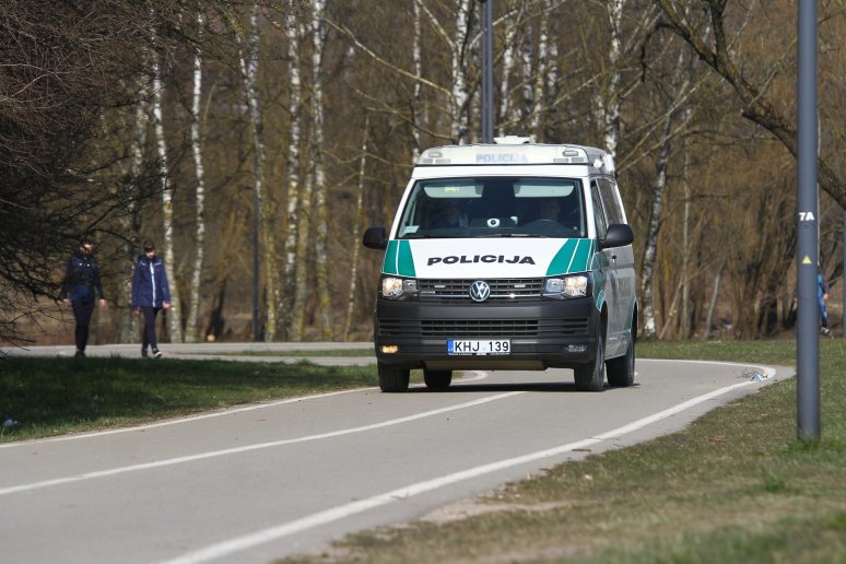 Artėjant savaitgaliui prašome saugotis ir saugoti kitus liekant namuose!