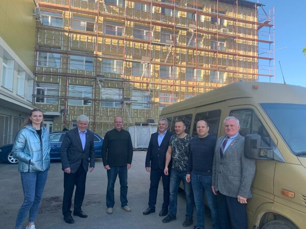 „Mercedes-Benz Sprinter 308“ autobusas su humanitariniu kroviniu miestui-partneriui Ukrainoje
