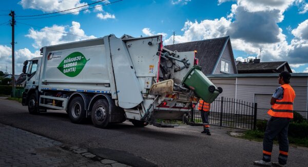 Dėl transporto gedimo šiandien nebuvo aptarnauti visi Pasvalio miesto bendro naudojimo konteineriai