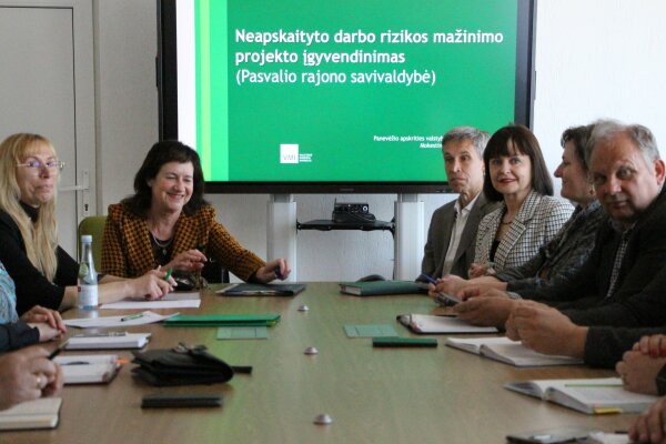 Keturių institucijų atstovai ilgalaikės bedarbystės problemas aptarė su Pasvalio rajono seniūnais