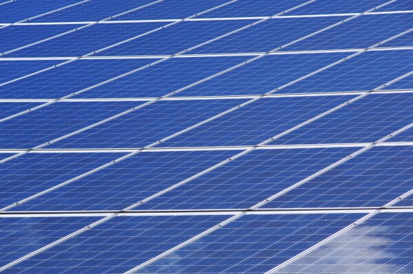 Kvietimai teikti paraiškas gauti investicinę paramą saulės elektinėms sausumoje 