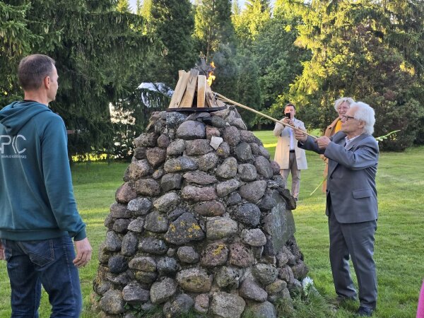 Baltijos kelio minėjimas Pasvalyje – dviračių žygis ir koncertas
