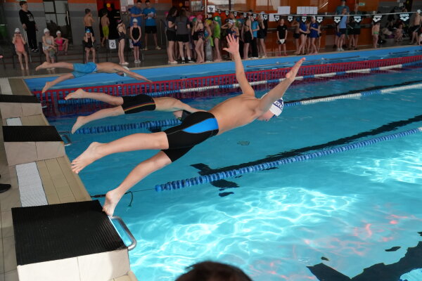 Jaunieji plaukikai varžėsi Pasvalio baseine: netrūko azarto ir puikių rezultatų